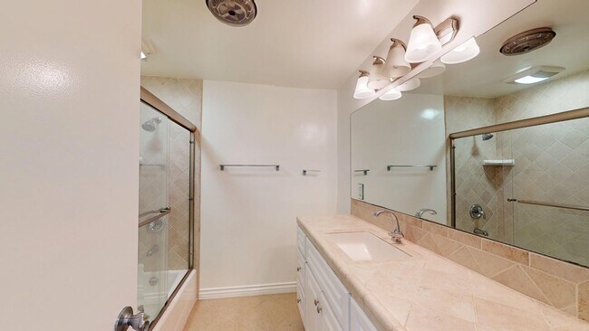 Building Photo - 2 + 2.5 Spacious Studio City Unit Minutes ...