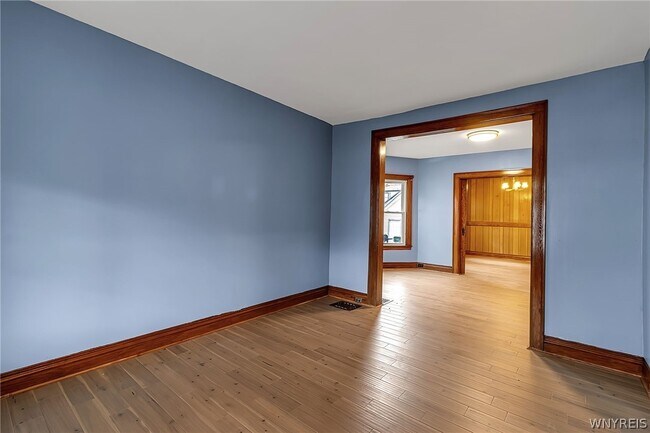 Building Photo - 37 Alsace Ave