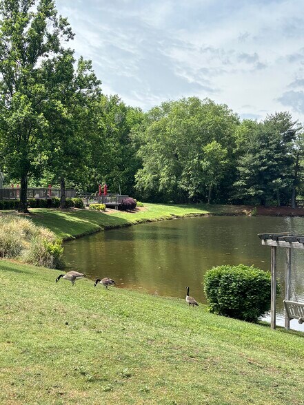 Building Photo - 144 Forest Lake Dr
