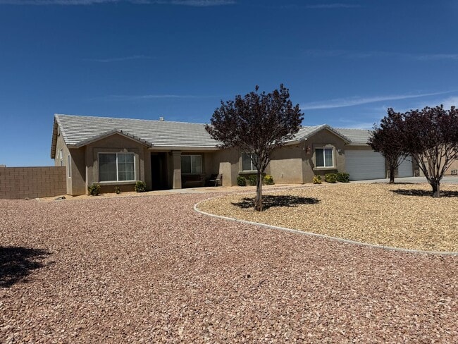 Building Photo - Beautiful Home In Apple Valley Vineyards-4...