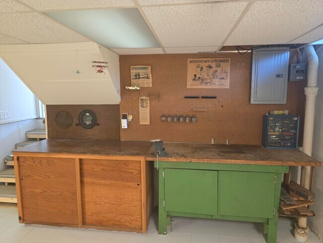 Building Photo - 15353 Huff