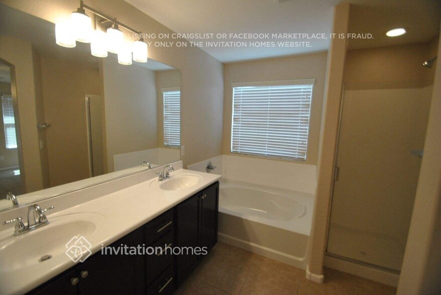 Building Photo - 1382 S Ponderosa Dr