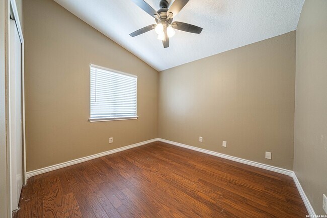 Building Photo - 821 Meadow Stone