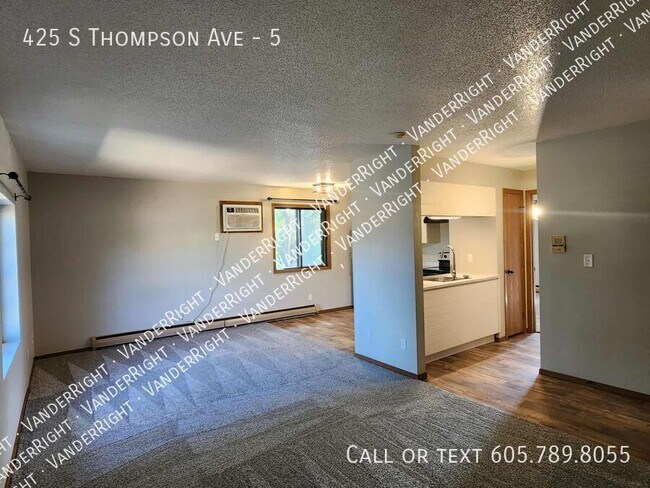 Building Photo - 425 S Thompson Ave