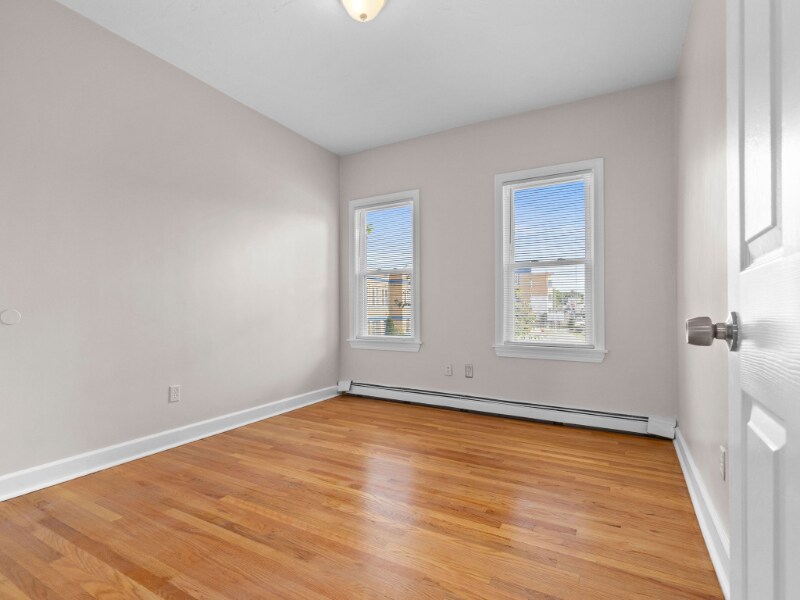 Building Photo - 782 Morton St