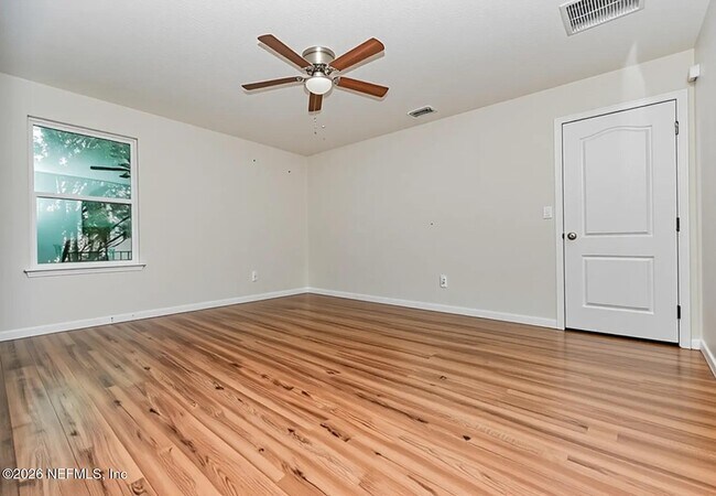 Building Photo - 577 Porta Rosa Circle