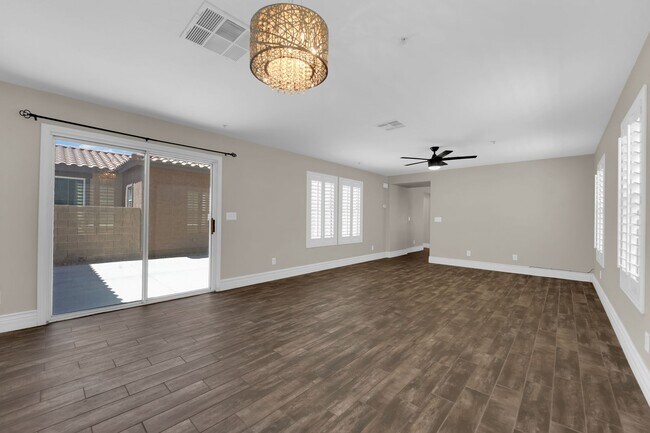 Building Photo - Beautiful Two bedroom 2 1/2 bath