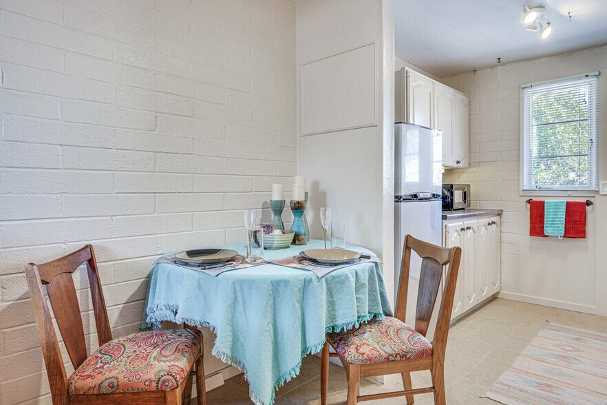 Building Photo - 329 S Paseo Tierra