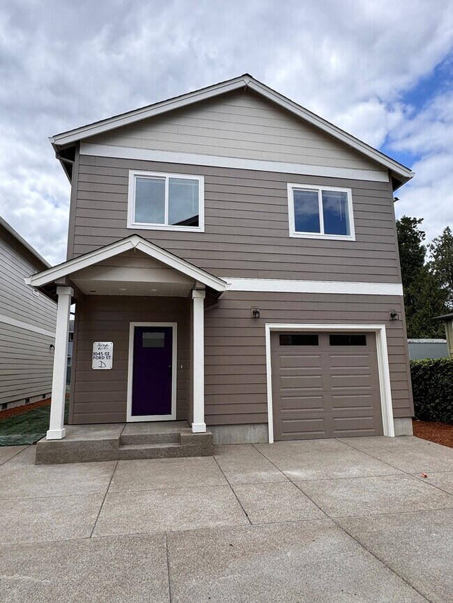 Building Photo - New Home Will Be Ready For Move In June 1st! One Block From Linfield University! Must See Today!