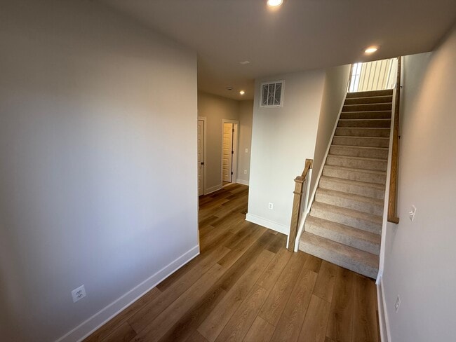 Building Photo - 4005 Munson Woods Walk