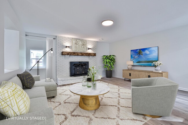 Building Photo - 252 Linden Ave