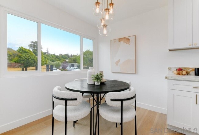 Building Photo - 210 Rosebay Dr