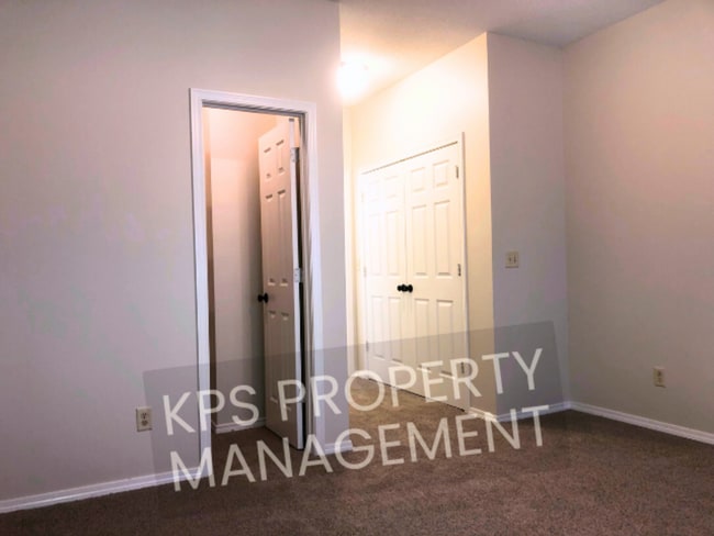 Building Photo - 12624 Willowgreen Cir