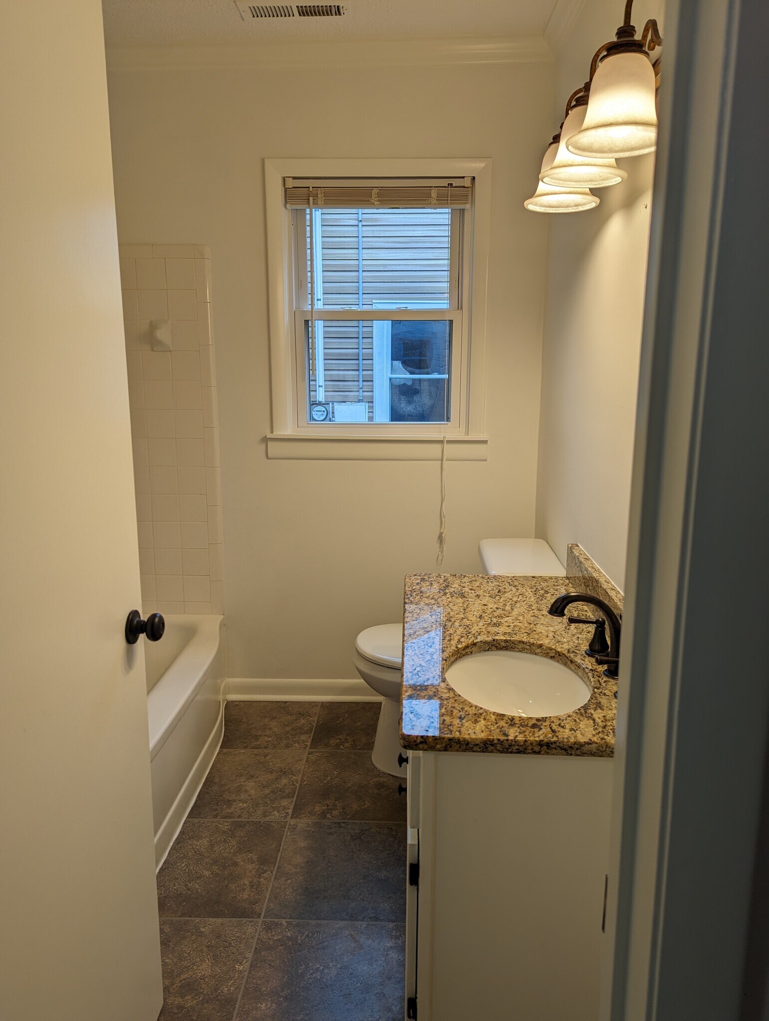 Front Bath - 2615 Alabama St SW
