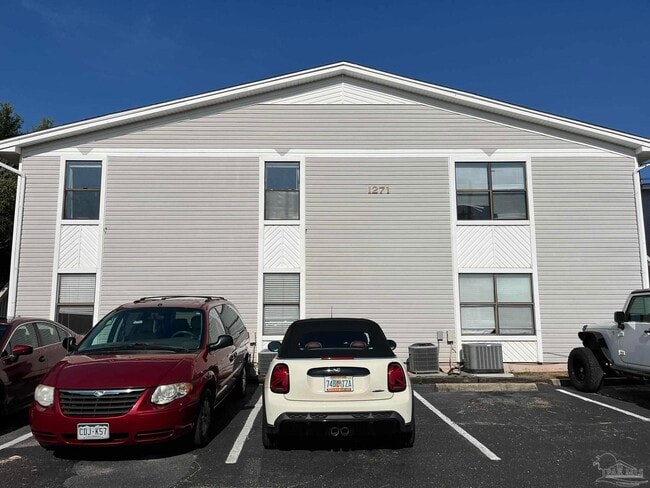 Building Photo - 1271 Redwood Ln