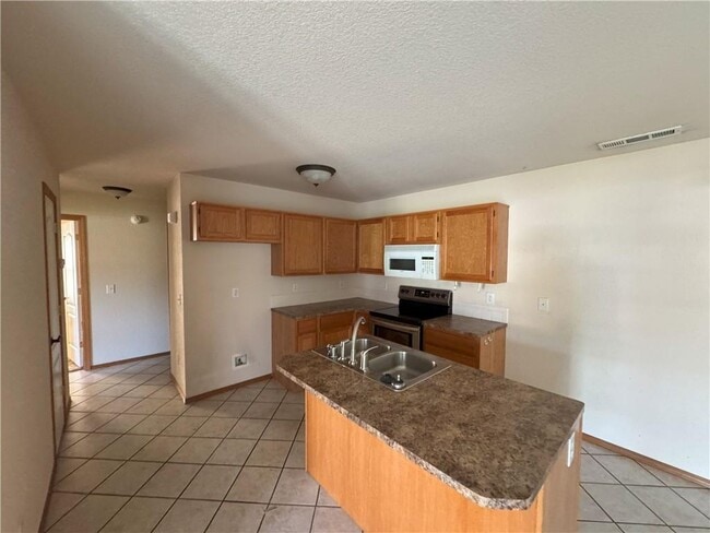 Building Photo - 1709 S 11th Pl