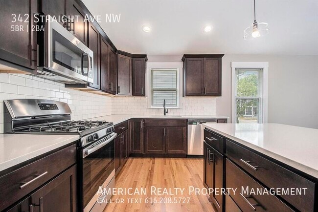 Building Photo - 342 Straight Ave NW