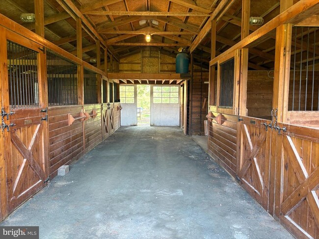 Building Photo - 7149 Gordonsville Rd