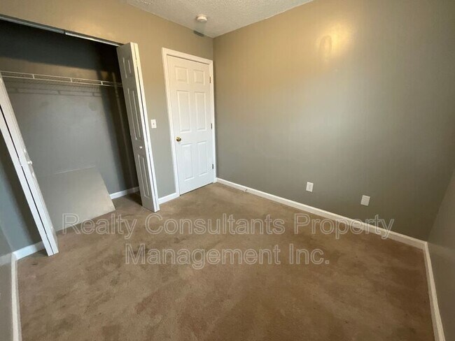 Building Photo - 812 Brittany Way