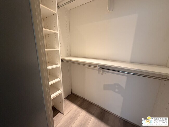 Building Photo - 1536 E Baristo Rd