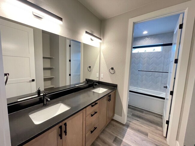 Building Photo - Newer Rathdrum Rancher