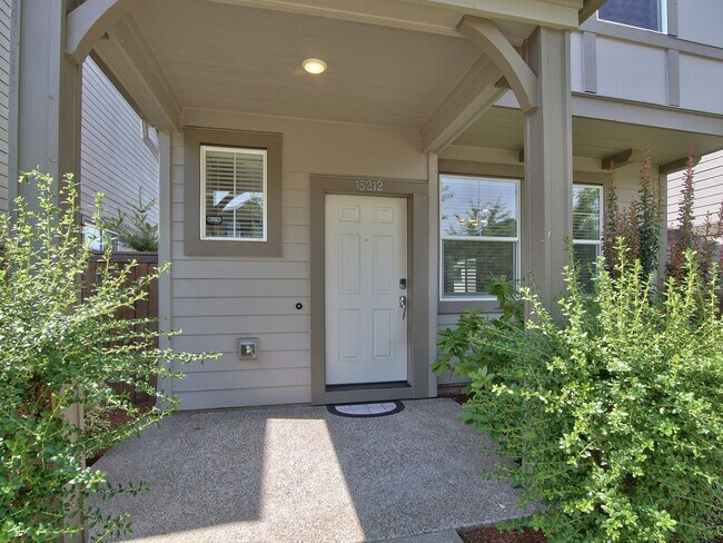 Building Photo - 15212 NW Cosmos St