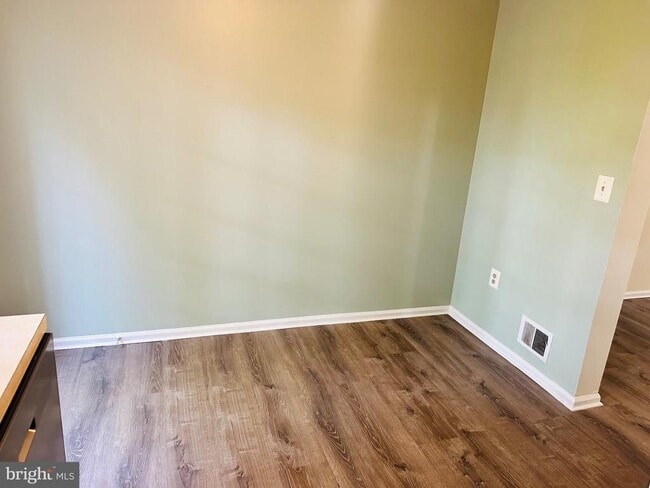 Building Photo - 22 Alden Ct