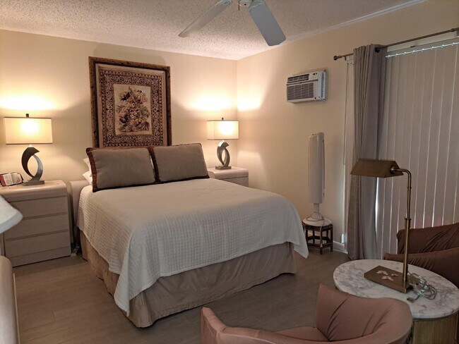 Building Photo - 336 Oakridge N