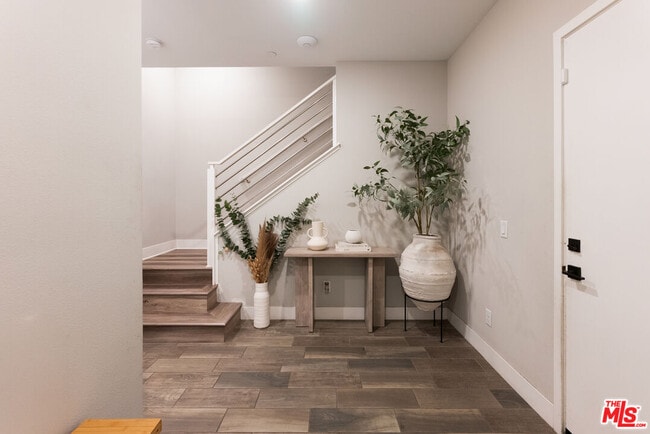 Building Photo - 5053 Echo St