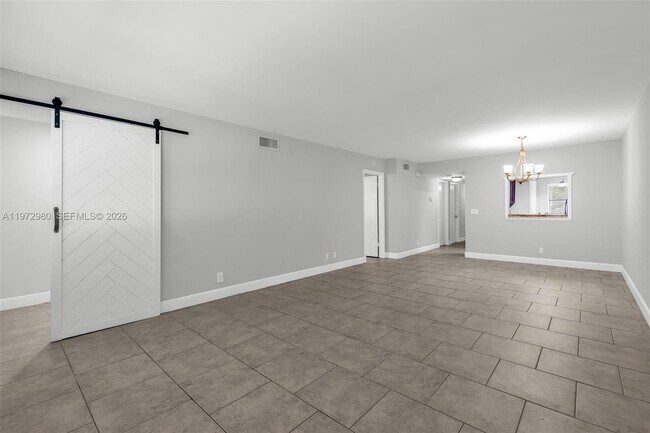 Building Photo - 3014 SW 21st Terrace