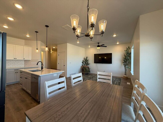 Building Photo - 2886 Red Velvet Ln