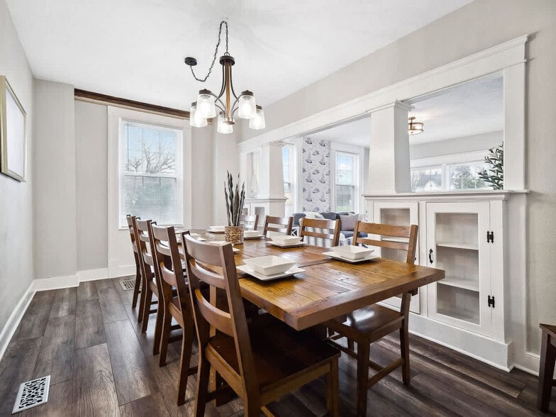 Building Photo - 1610 Cooper Foster Park Rd