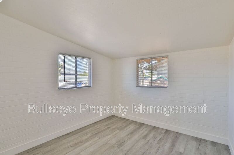 Building Photo - 621 S California St
