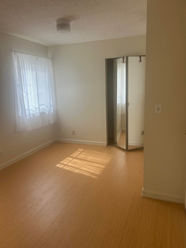 Building Photo - 1384 Hunters Rd