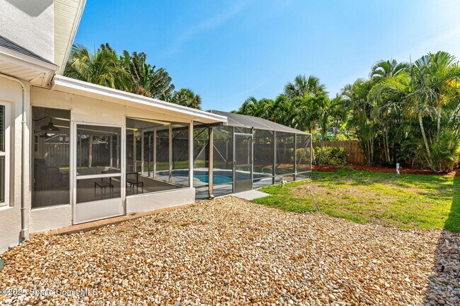 Building Photo - 6765 Angeles Rd