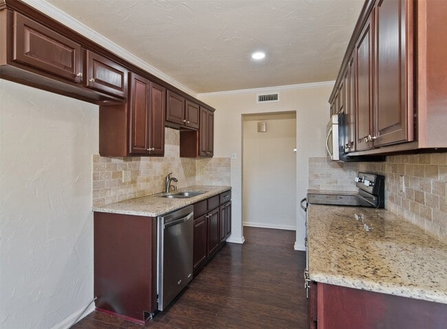 Building Photo - 502 Campfire Dr