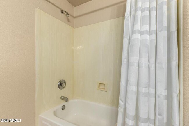 Building Photo - 15221 N Clubgate Dr