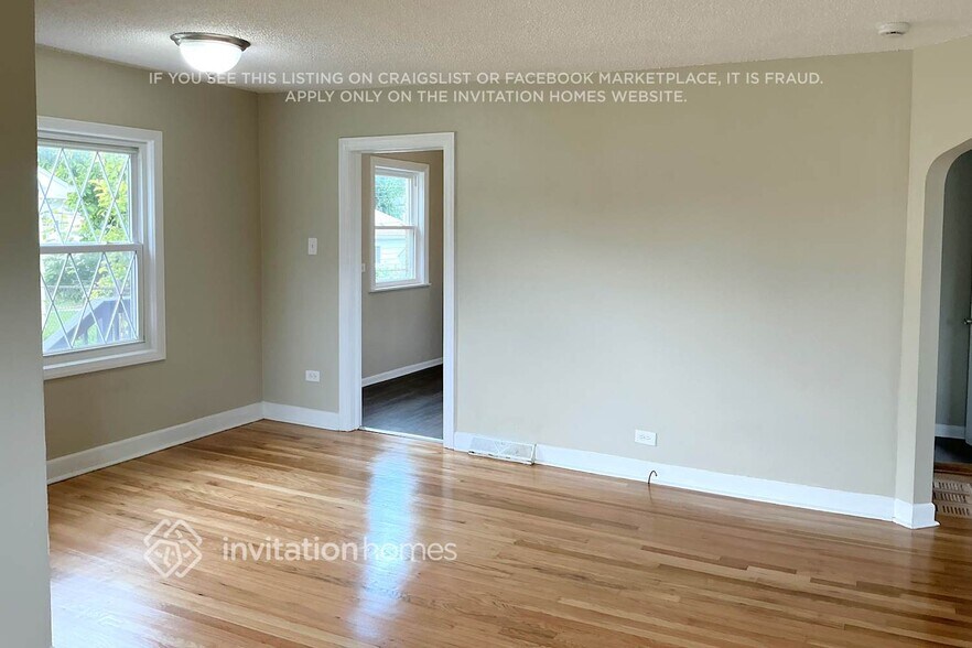 Building Photo - 9837 S 54th Ave