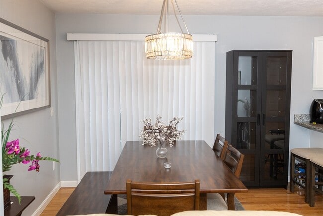 Building Photo - 129 Quinapoxet St