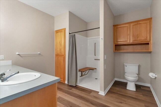 Building Photo - Contemporary West Salem Home