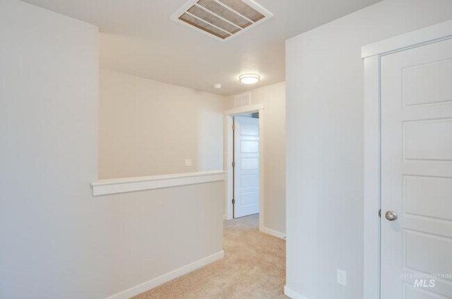 Building Photo - 5820 W Striker Ln