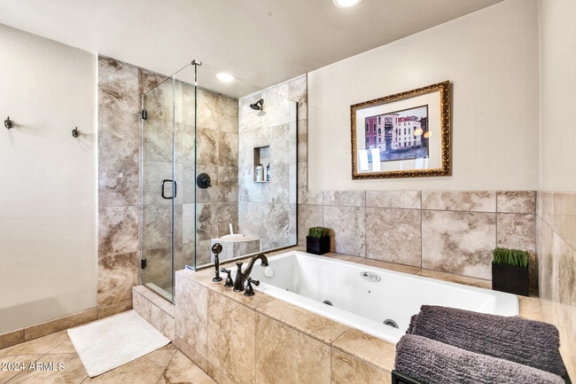 Building Photo - 8532 E San Bruno Dr