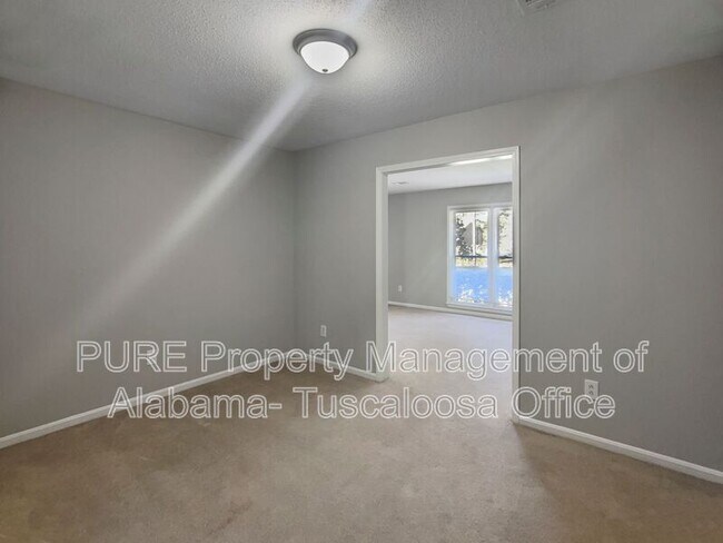 Building Photo - 4417 4th Ave E