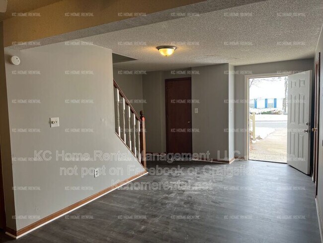 Building Photo - 8002 NW 79th Pl
