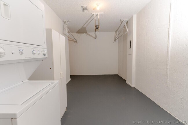 Building Photo - 21712 Wapford Way