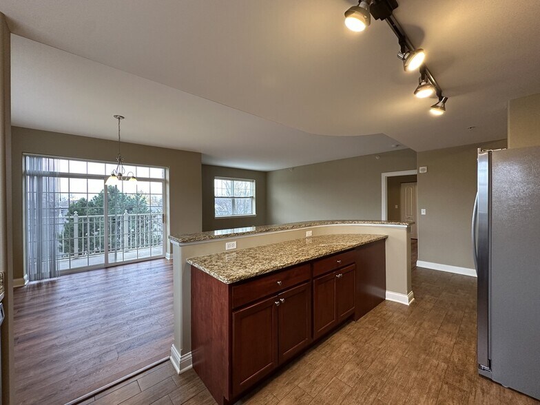 Building Photo - 2 Itasca Place