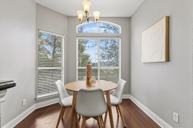 Building Photo - 6000 Shepherd Mountain Cove