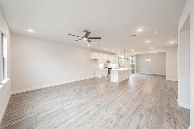 Building Photo - 9709 Thorncrown Ln