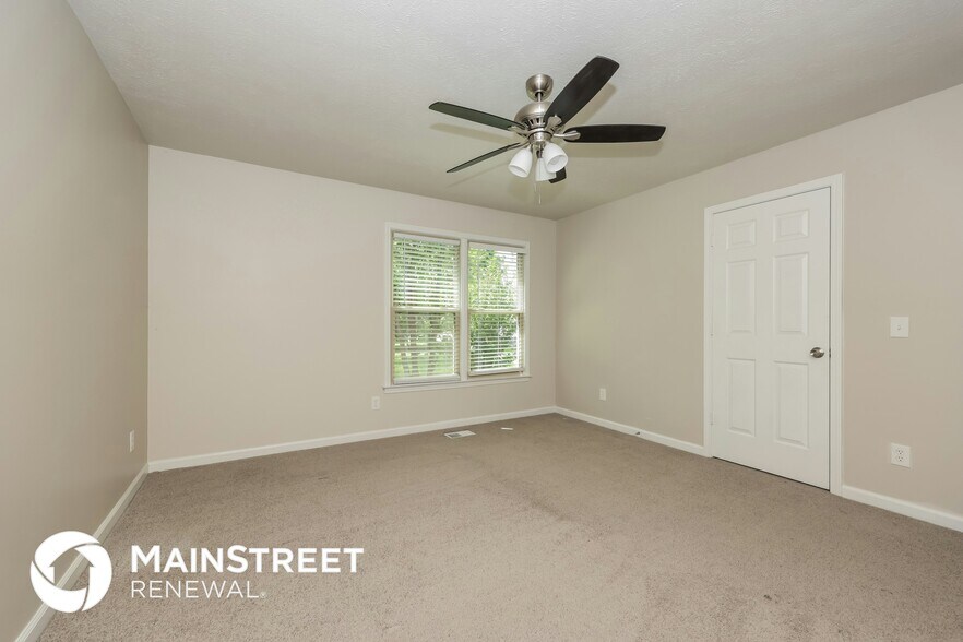 Building Photo - 4930 Cloverhill Dr
