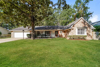 Building Photo - 3 Bedroom Jackson Home